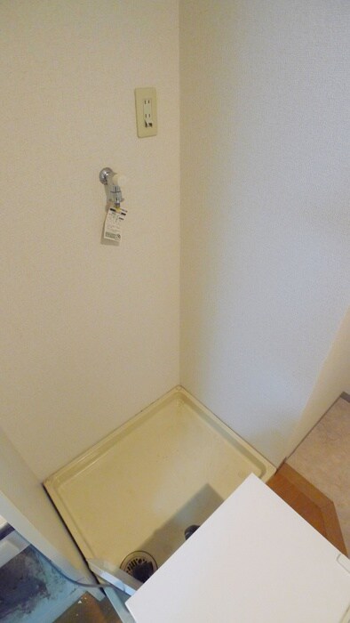 物件内観写真17　(洗濯機置場)