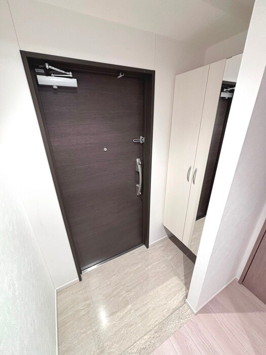 物件内観写真7　(玄関)