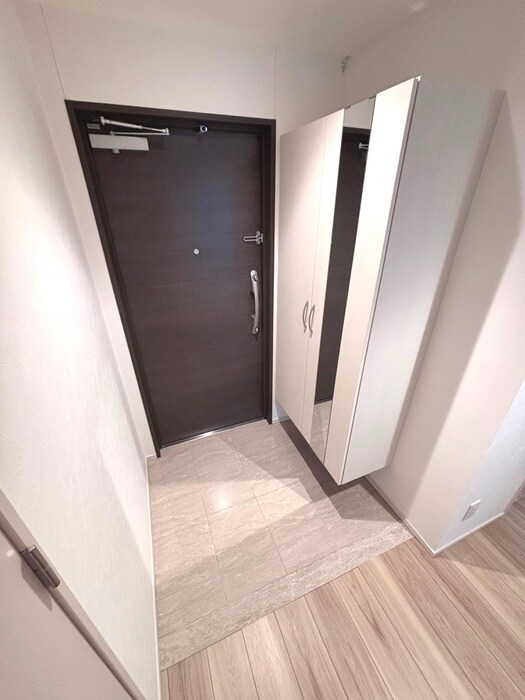 物件内観写真7　(玄関)