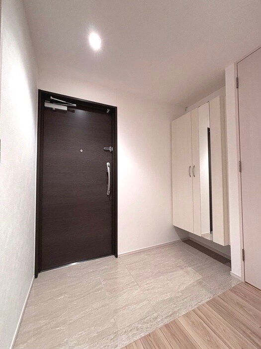 物件内観写真7　(玄関)