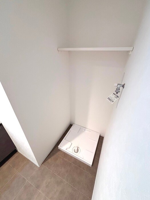 物件内観写真14　(洗濯機置場)