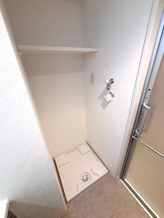 物件内観写真15　(洗濯機置場)