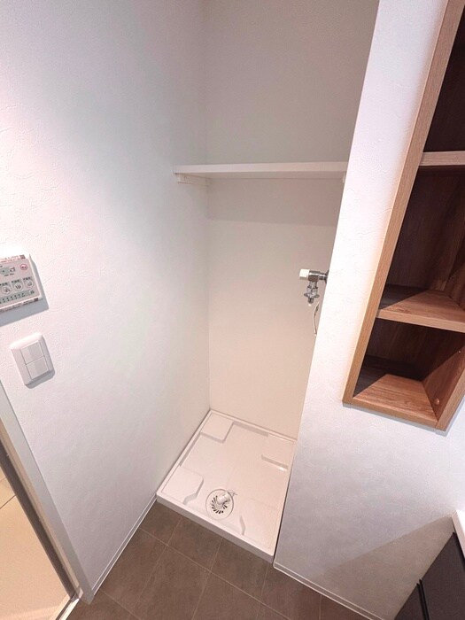 物件内観写真15　(洗濯機置場)