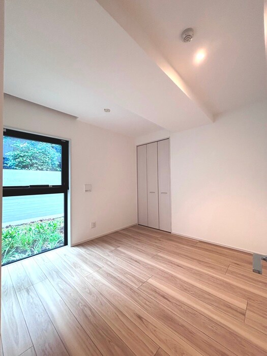 物件内観写真19　(室内からの展望)