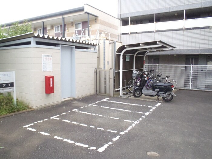 物件外観写真5　(駐輪場)