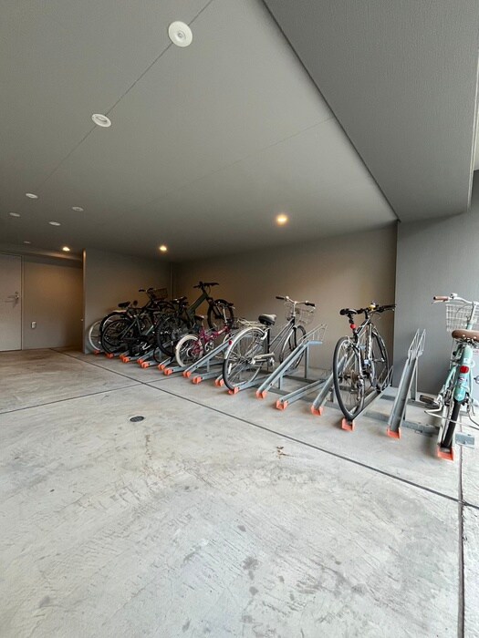 物件外観写真5　(駐輪場)