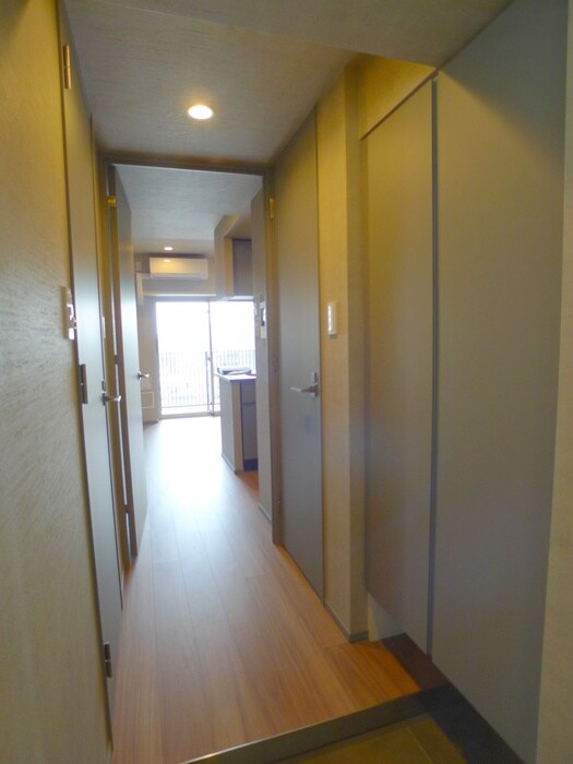 物件内観写真14　(廊下)