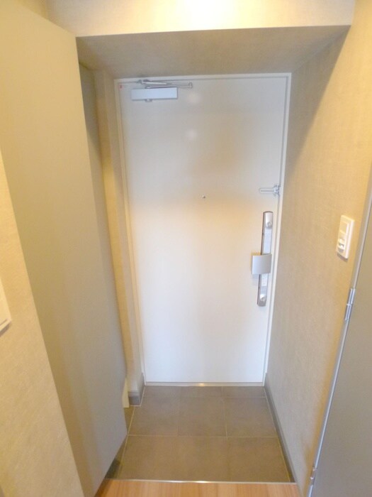 物件内観写真16　(玄関)