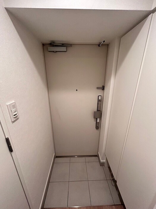 物件内観写真17　(玄関)