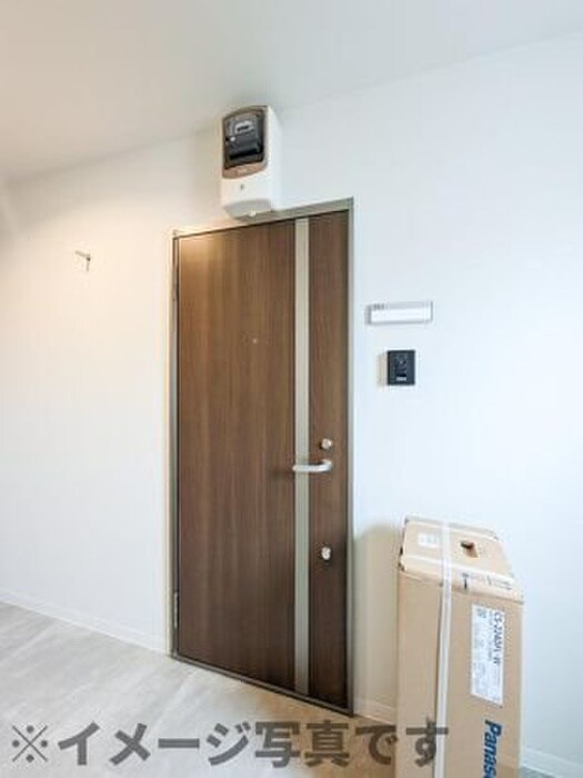 物件内観写真5　(玄関)