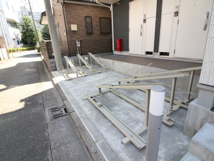 物件外観写真5　(駐輪場)