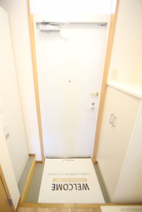 物件内観写真7　(玄関)