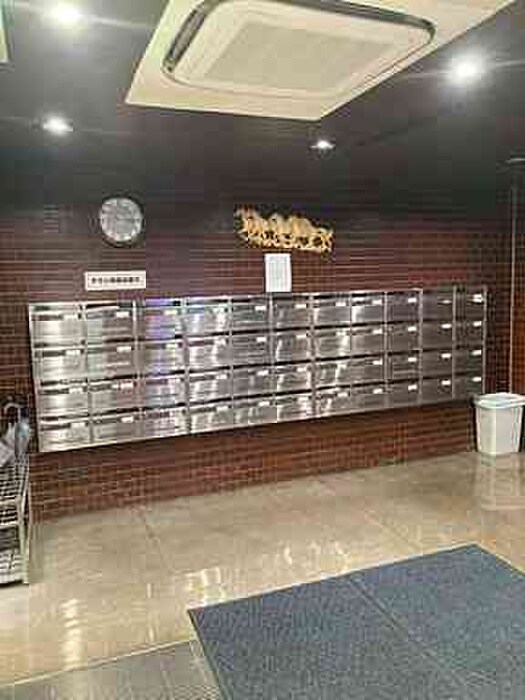 物件外観写真4　(エントランス部分)