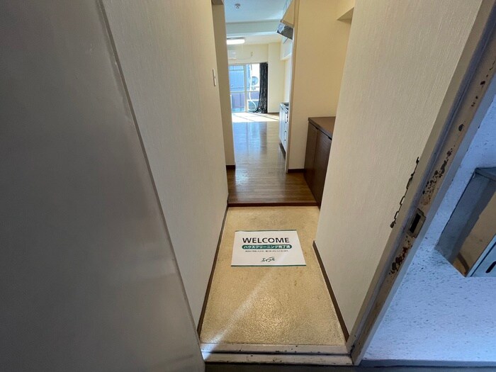 物件内観写真15　(玄関)