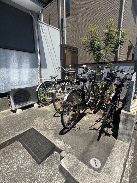 物件外観写真3　(駐輪場)