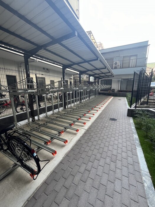 物件外観写真3　(駐輪場)