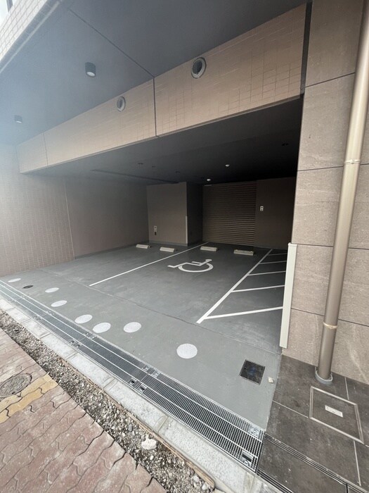 物件外観写真6　(駐車場)