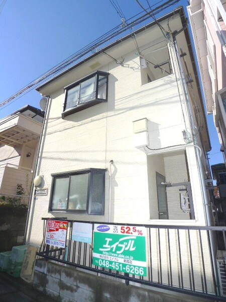 クレストアサカⅢ外観写真