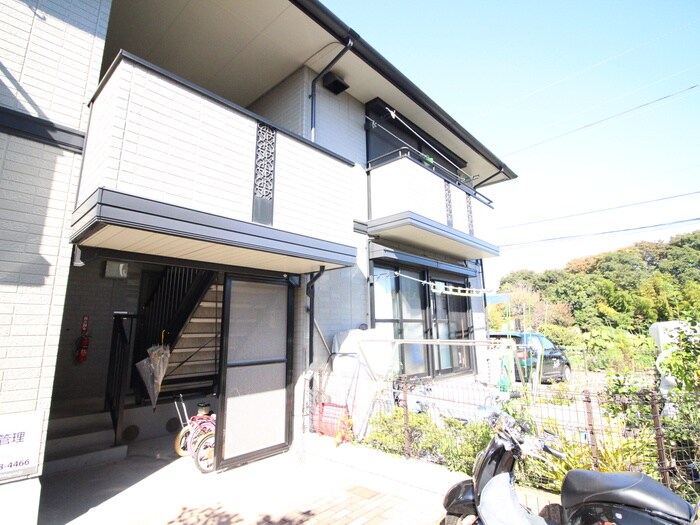 物件外観写真3　(エントランス部分)