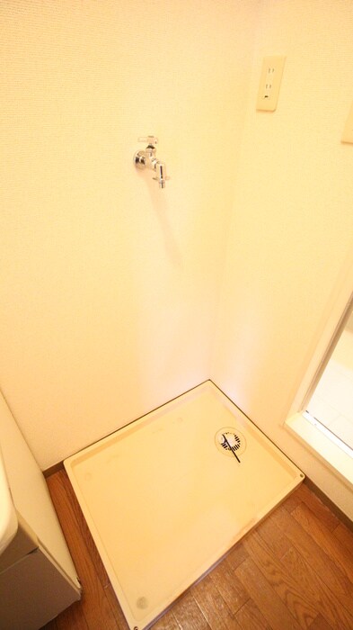 物件内観写真15　(洗濯機置場)