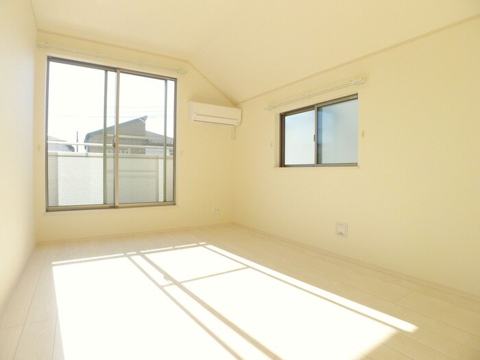 物件内観写真8　(居室)