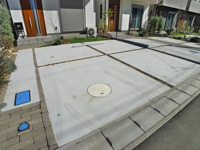 物件外観写真3　(駐車場)