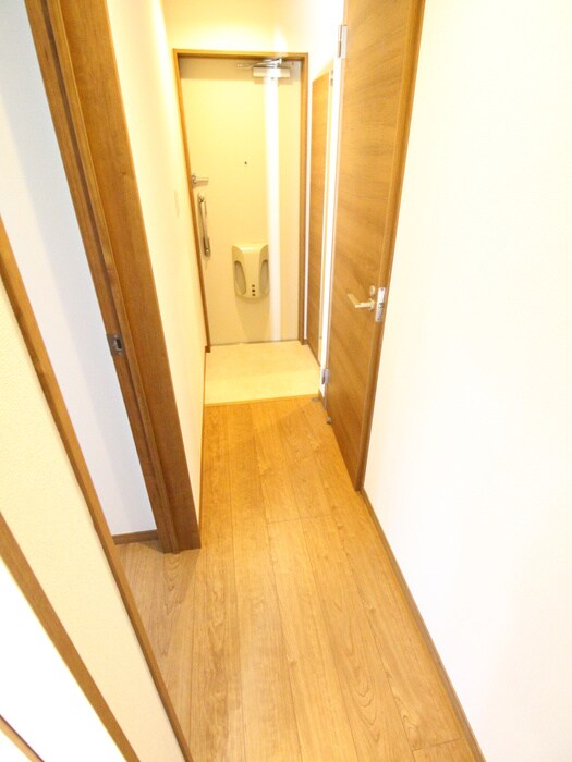 物件内観写真11　(廊下)