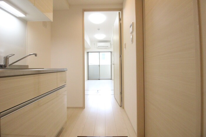 物件内観写真14　(廊下)