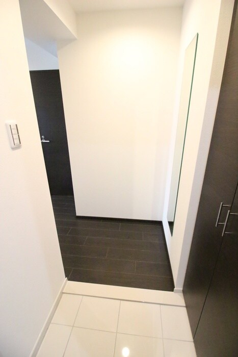 物件内観写真15　(玄関)