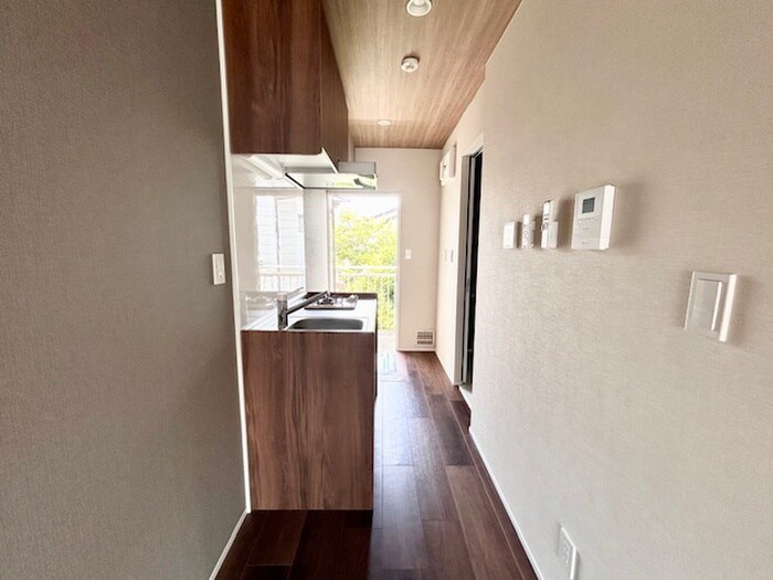 物件内観写真15　(廊下)