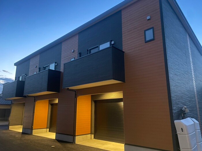 物件外観写真2　(外観写真)