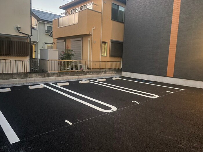 物件外観写真4　(駐車場)
