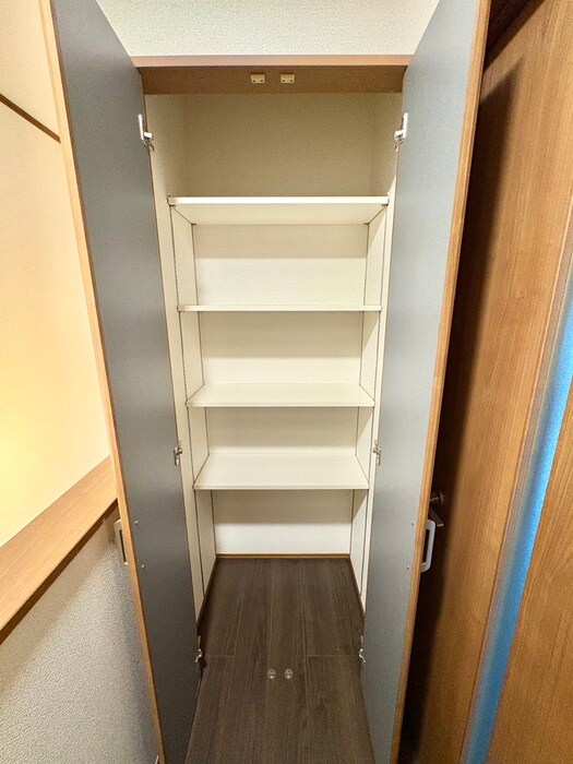 物件内観写真16　(収納)