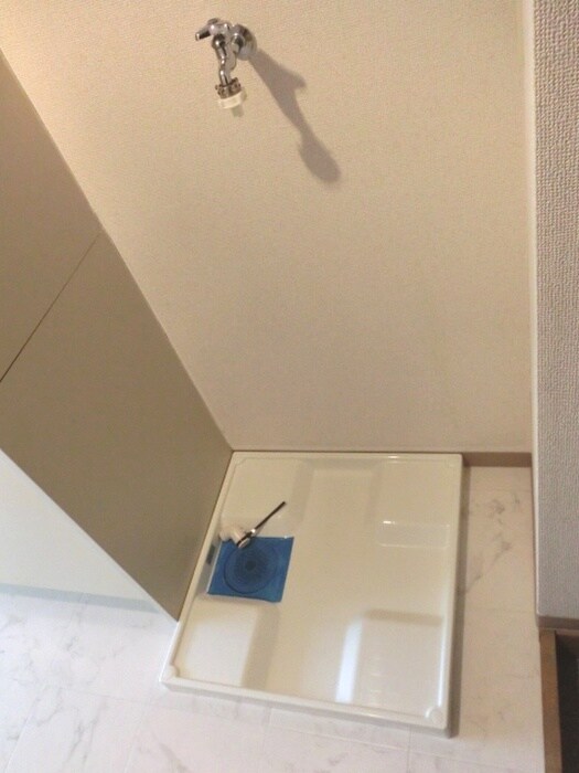 物件内観写真11　(洗濯機置場)