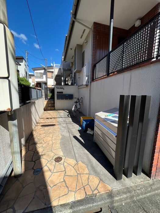 物件外観写真5　(駐輪場)