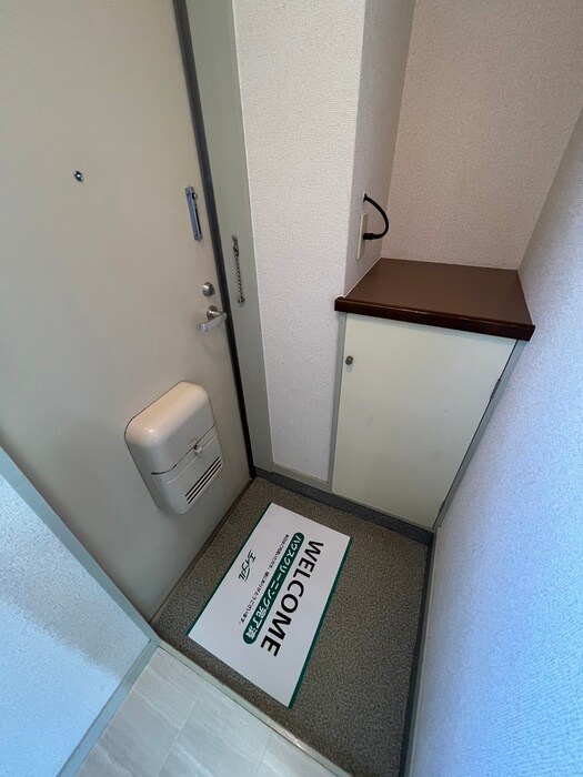 物件内観写真16　(玄関)