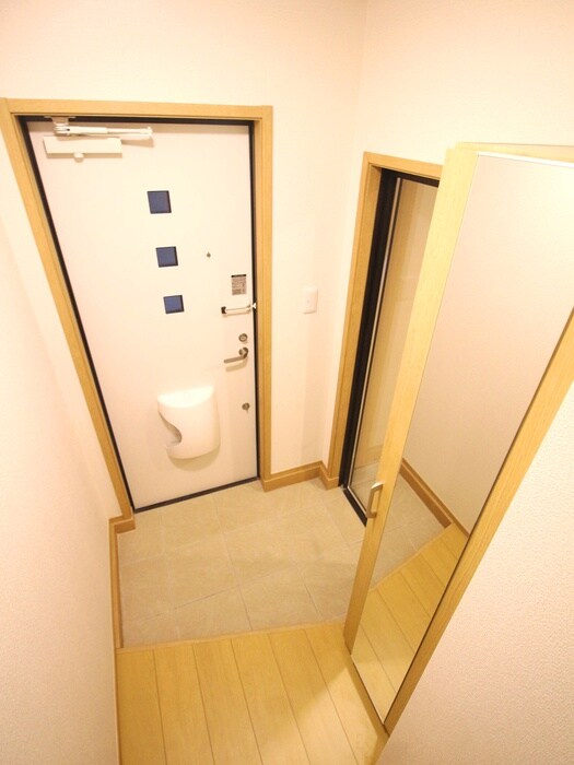物件内観写真17　(玄関)
