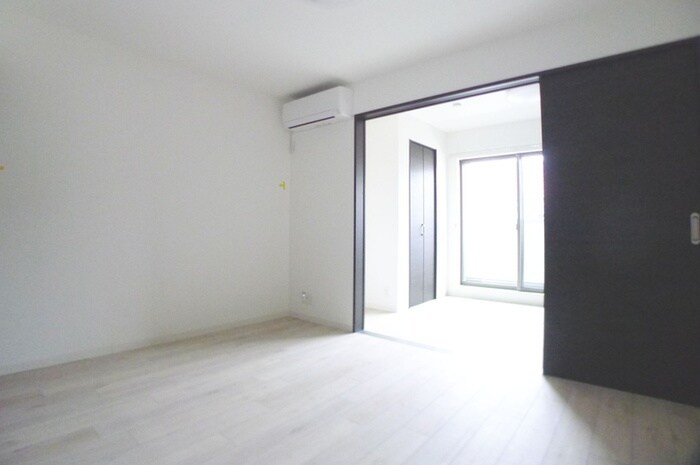 物件内観写真4　(居室)