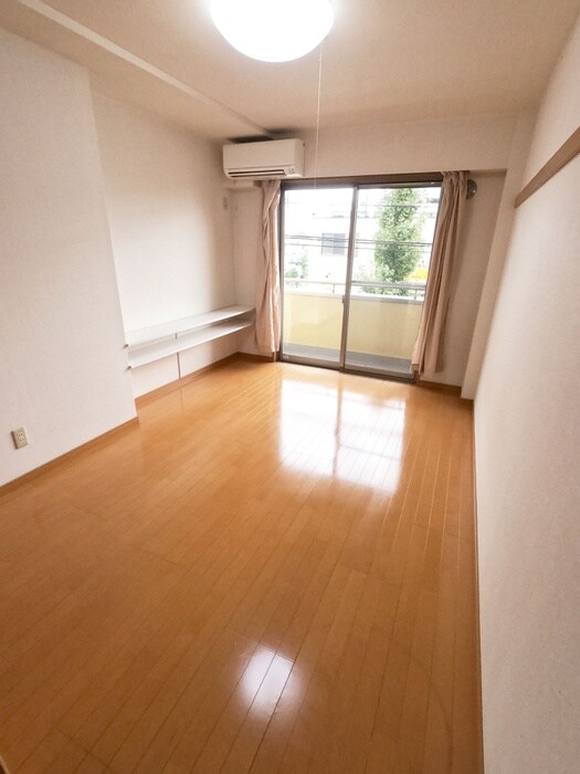 物件内観写真9　(室内からの展望)