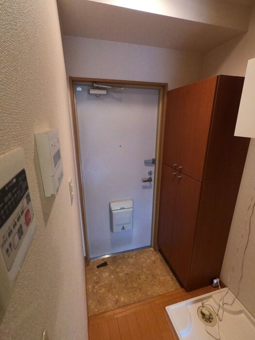 物件内観写真18　(玄関)