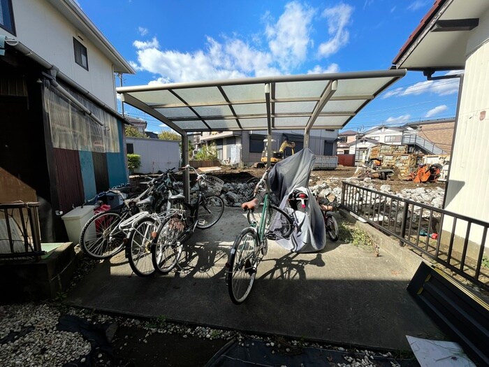 物件外観写真3　(駐輪場)