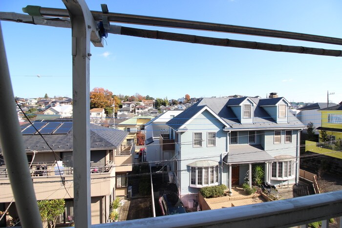 物件内観写真16　(室内からの展望)