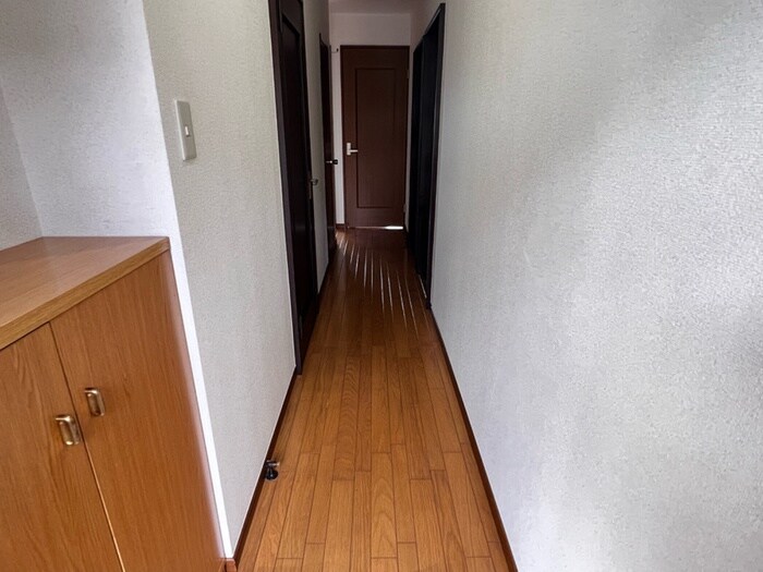 物件内観写真14　(廊下)