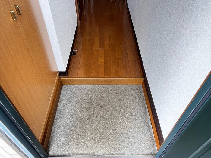 物件内観写真18　(玄関)