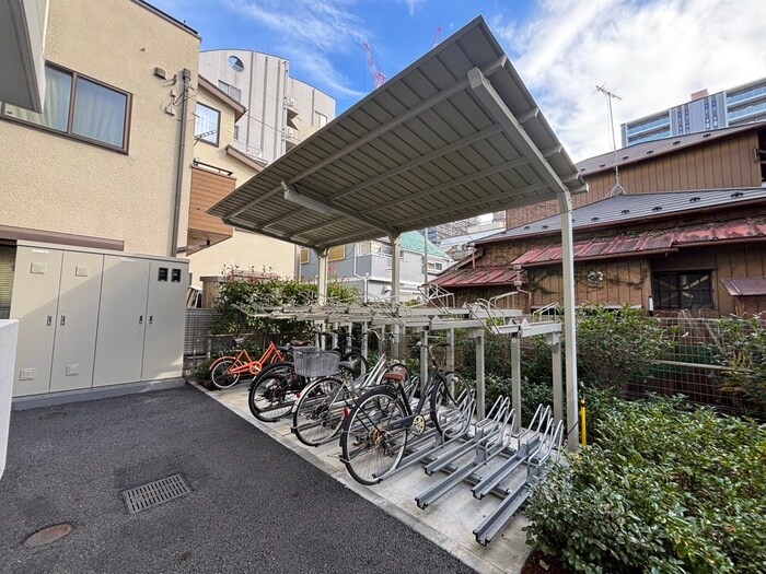 物件外観写真3　(駐輪場)