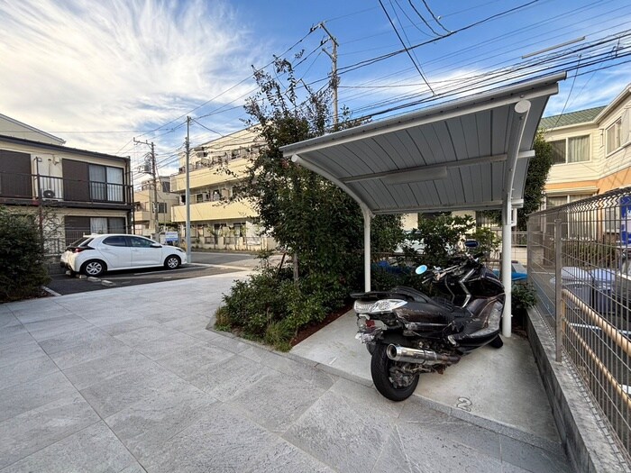 物件外観写真5　(駐車場)