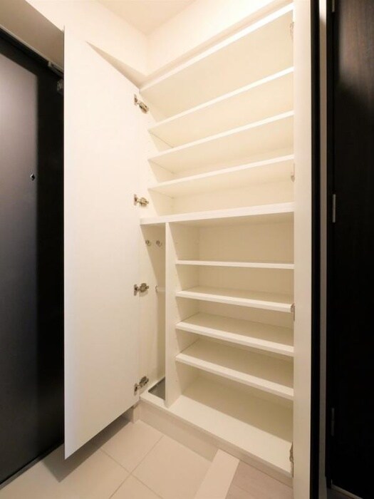 物件内観写真10　(靴箱)