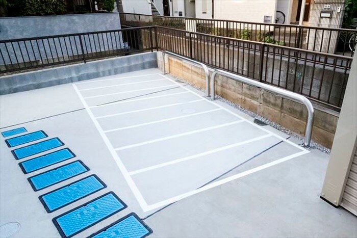 物件外観写真2　(駐輪場)