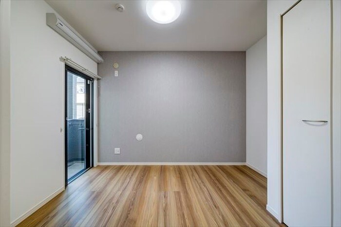 物件内観写真8　(室内からの展望)