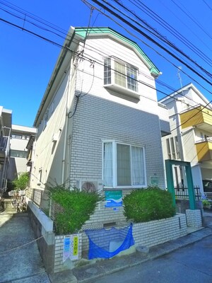 ローズアパートQ70番館外観写真